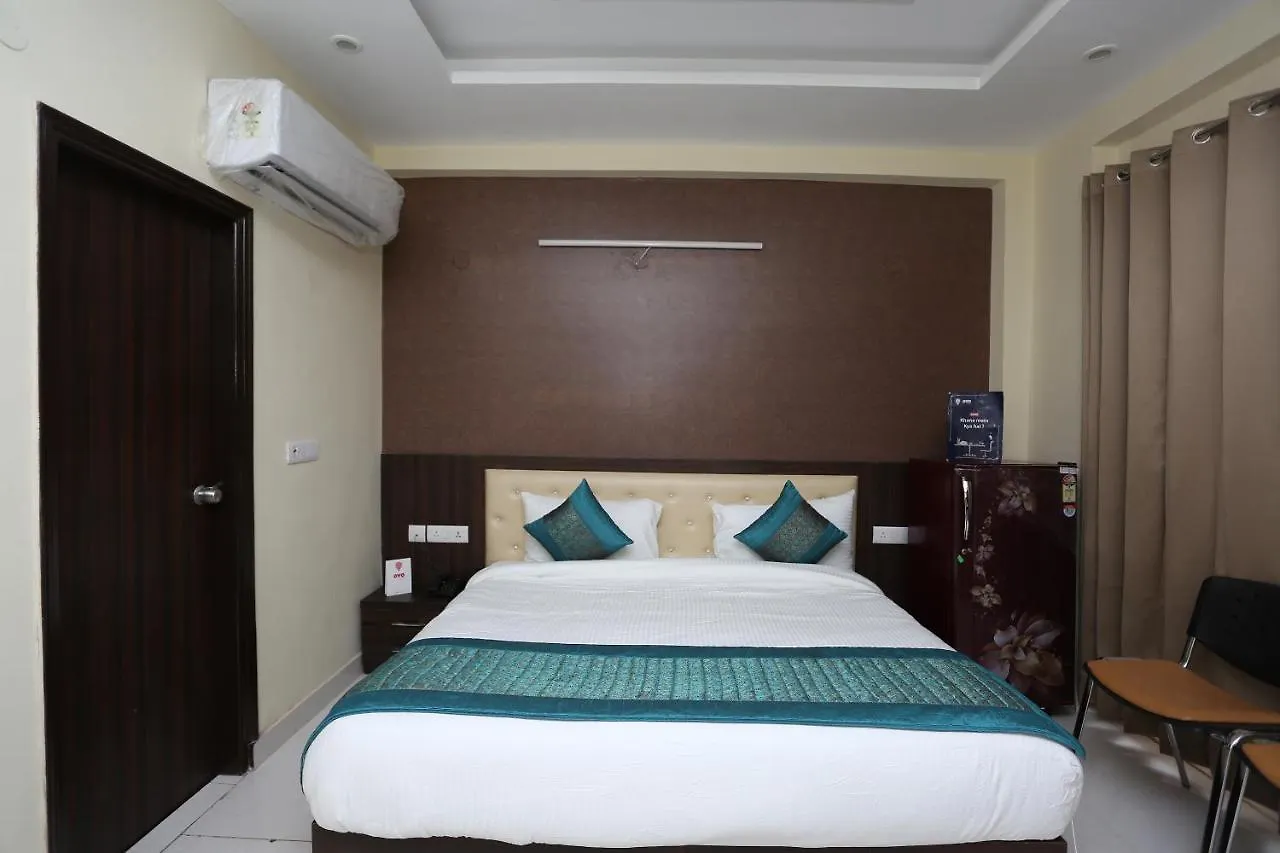 Oyo Flagship 12081 Palm Garden Suites Gurgaon