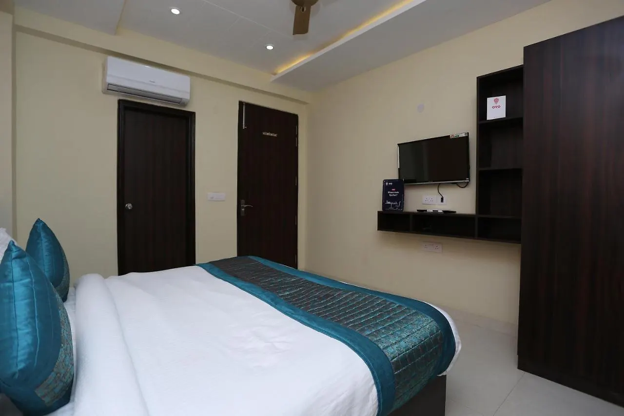 Hotel Oyo Flagship 12081 Palm Garden Suites Gurgaon