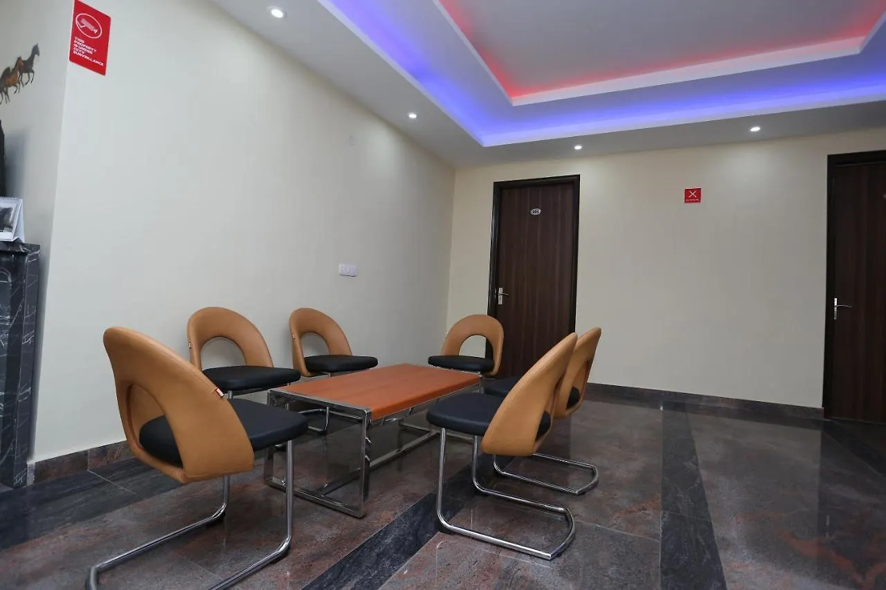 Oyo Flagship 12081 Palm Garden Suites Gurgaon Indien