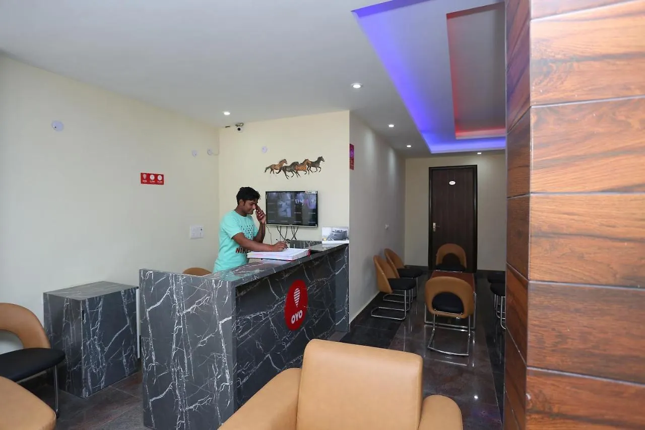 Ξενοδοχείο Oyo Flagship 12081 Palm Garden Suites Γκουργκάον